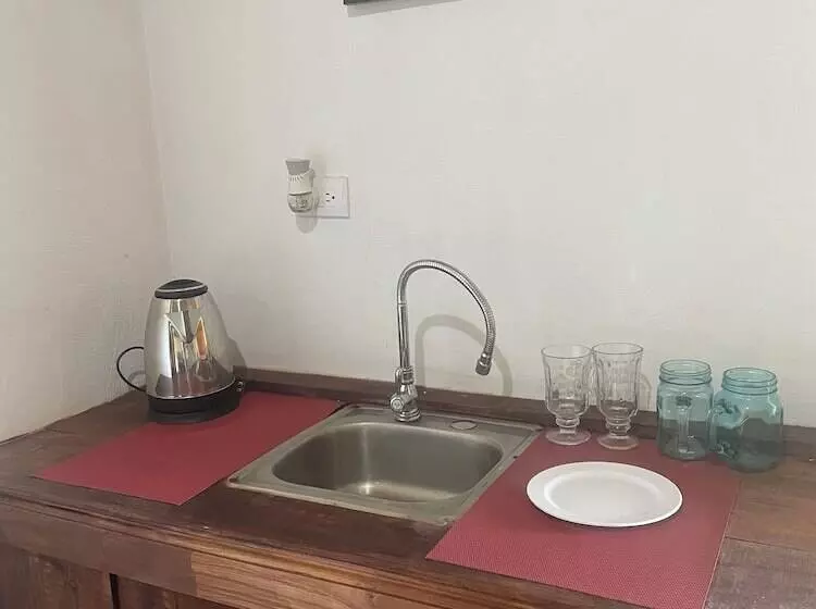 Hotelli Poas Volcano Rooms