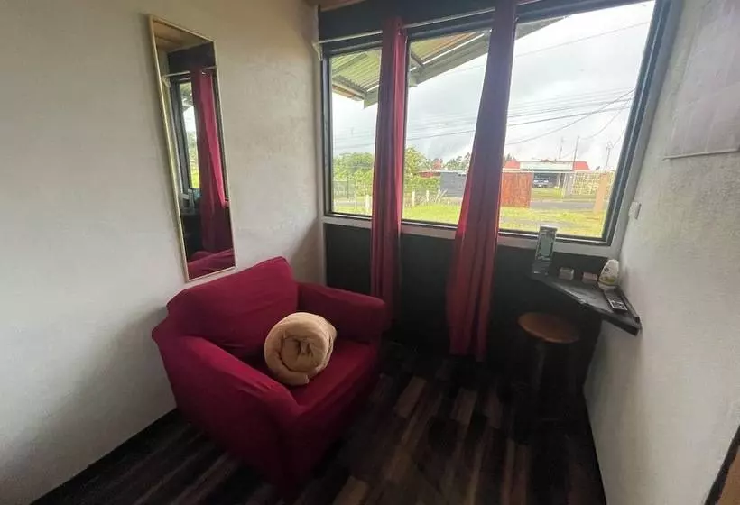 Hotelli Poas Volcano Rooms