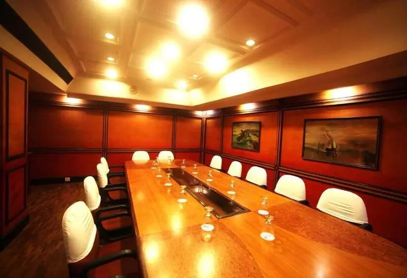 ホテル The Surya, Cochin