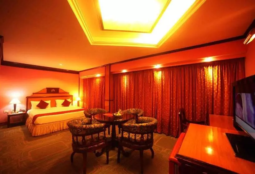 ホテル The Surya, Cochin