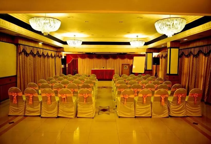 ホテル The Surya, Cochin