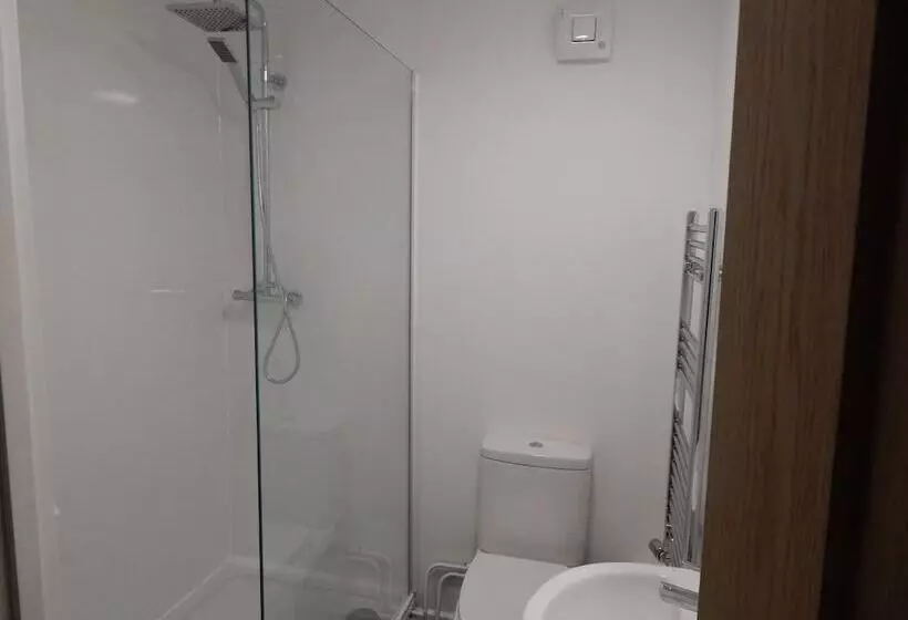 Majatalo Brookfield En-suite Rooms