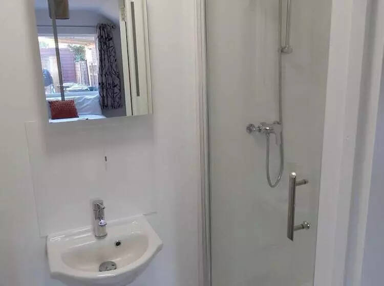 Majatalo Brookfield En-suite Rooms