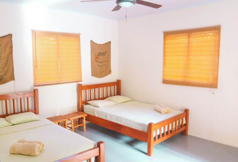 פנסיון El Ranchito Surfcamp