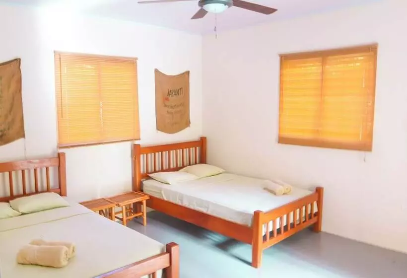 ペンション El Ranchito Surfcamp