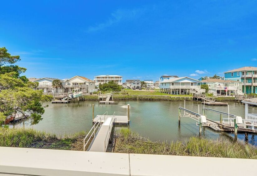 Canal Front Home W/ Deck: Walk To Holden Beach!