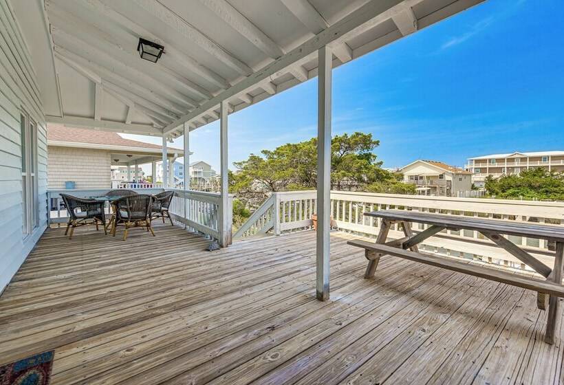 Canal Front Home W/ Deck: Walk To Holden Beach!
