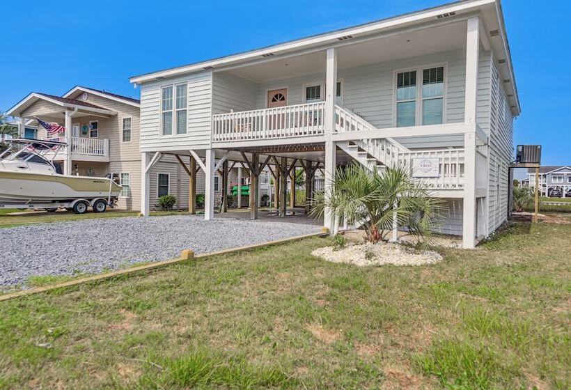 Canal Front Home W/ Deck: Walk To Holden Beach!