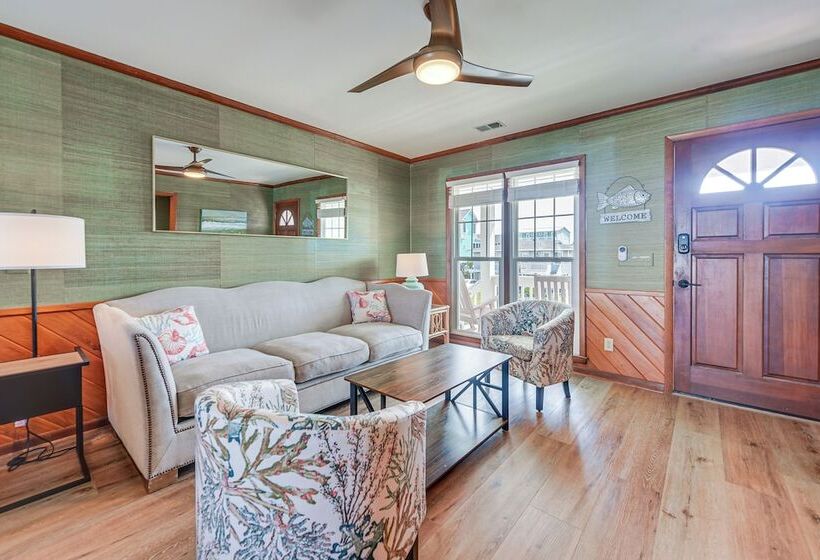 Canal Front Home W/ Deck: Walk To Holden Beach!
