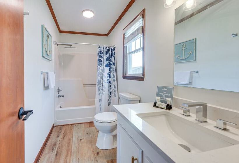 Canal Front Home W/ Deck: Walk To Holden Beach!