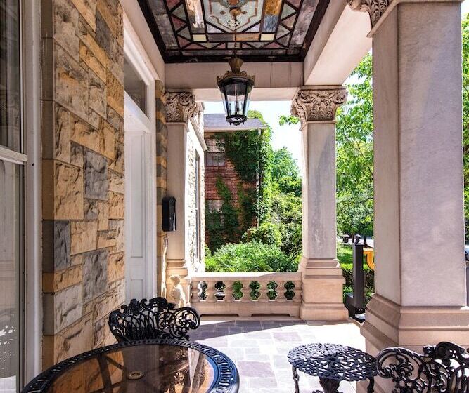 Central Park Bed & Breakfast