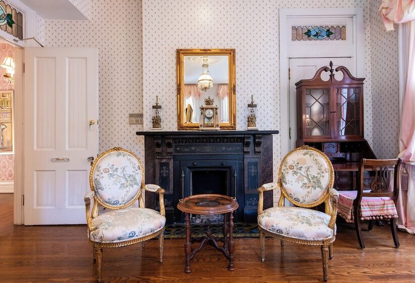 Central Park Bed & Breakfast