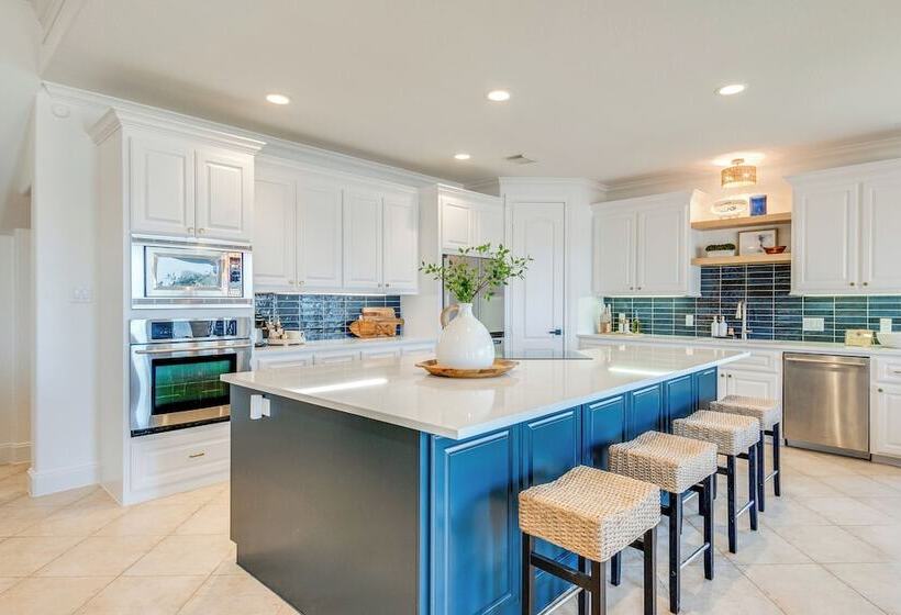 Conroe Lake House: Luxe Pool, Private Dock & Games