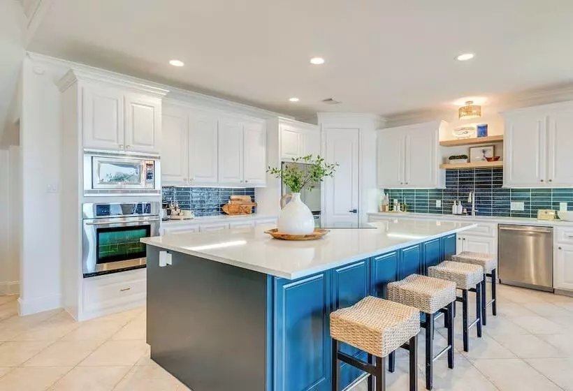 Conroe Lake House: Luxe Pool, Private Dock & Games