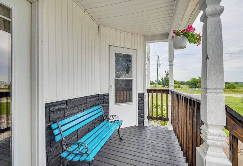 Countryside Biggsville Home W/ Yard, Dogs Welcome!