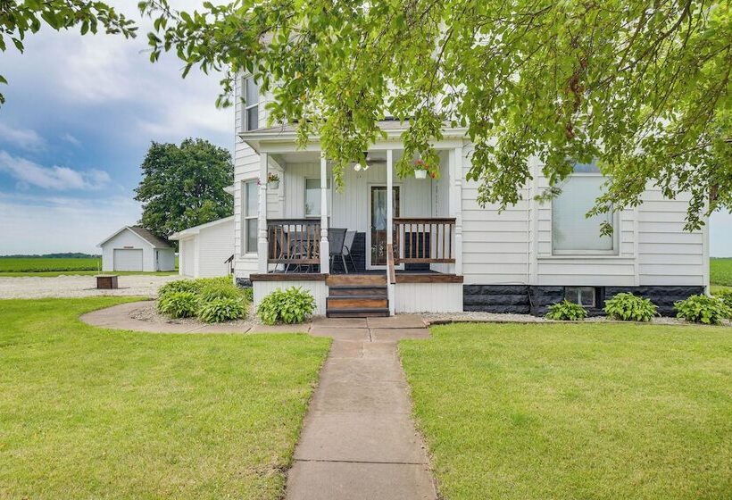 Countryside Biggsville Home W/ Yard, Dogs Welcome!