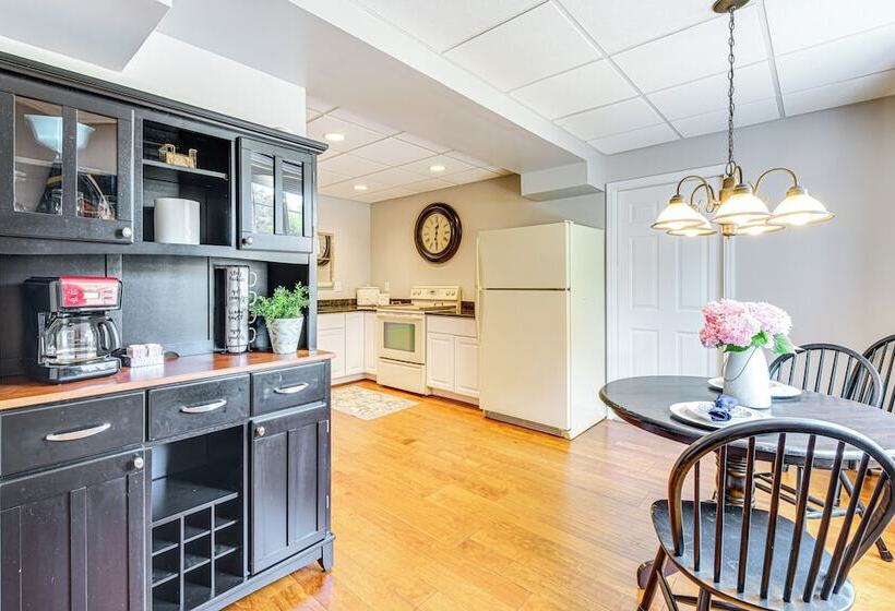 Cozy Louisa Escape W/ Patio + Pool Access!