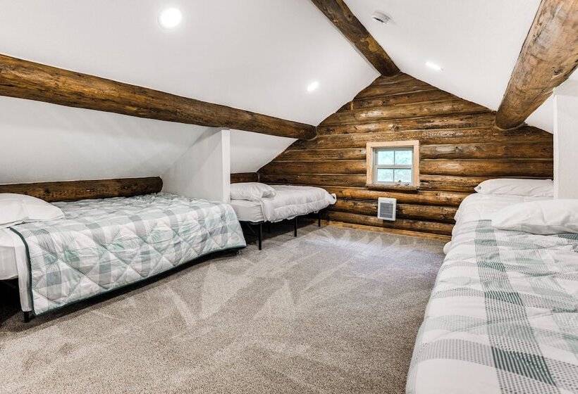 Cozy Melrose Cabin W/ Fire Pit: Walk To River!