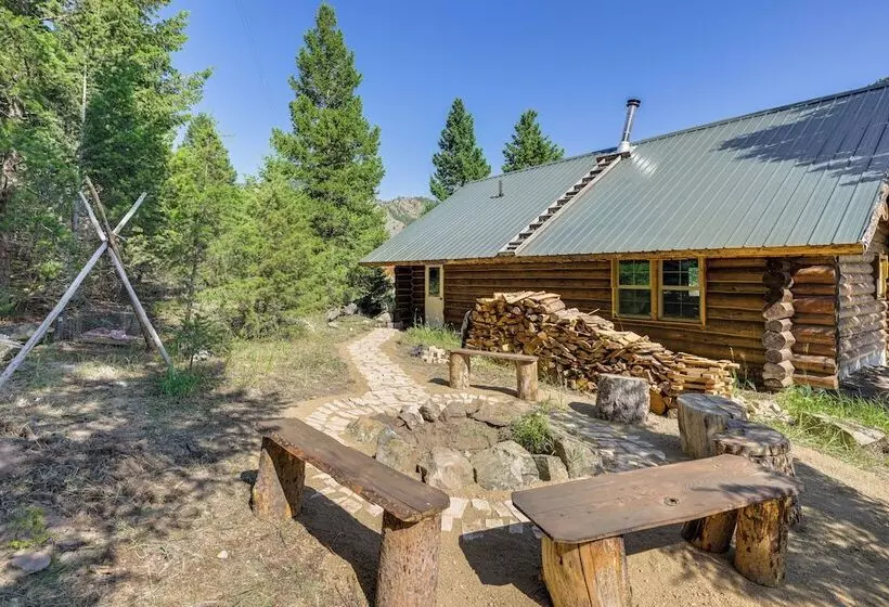 Cozy Melrose Cabin W/ Fire Pit: Walk To River!