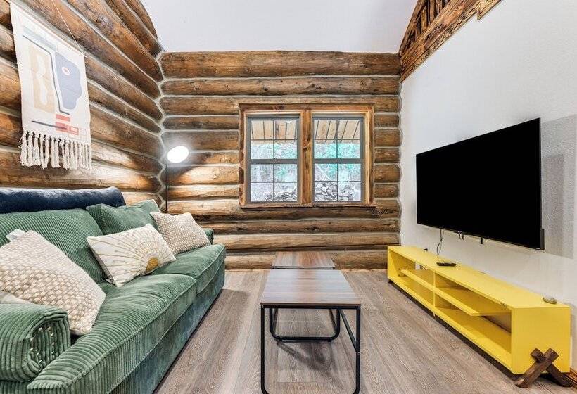 Cozy Melrose Cabin W/ Fire Pit: Walk To River!