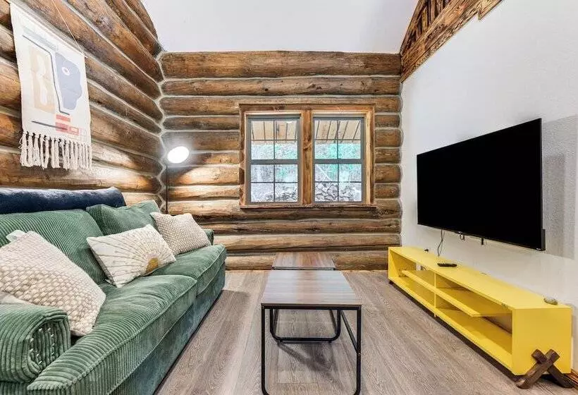 Cozy Melrose Cabin W/ Fire Pit: Walk To River!