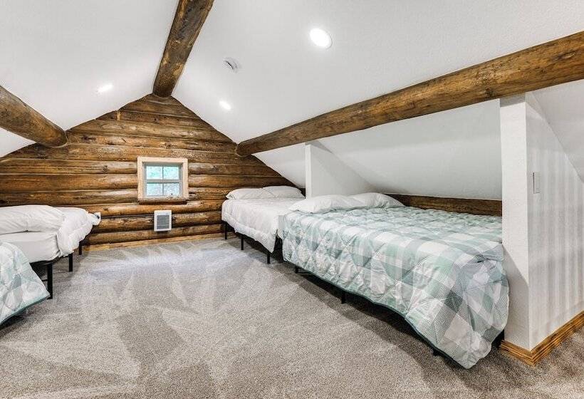 Cozy Melrose Cabin W/ Fire Pit: Walk To River!