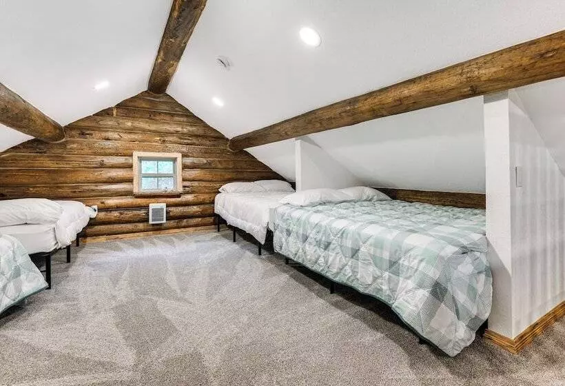 Cozy Melrose Cabin W/ Fire Pit: Walk To River!