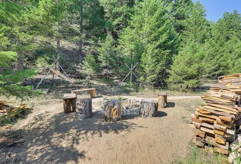 Cozy Melrose Cabin W/ Fire Pit: Walk To River!