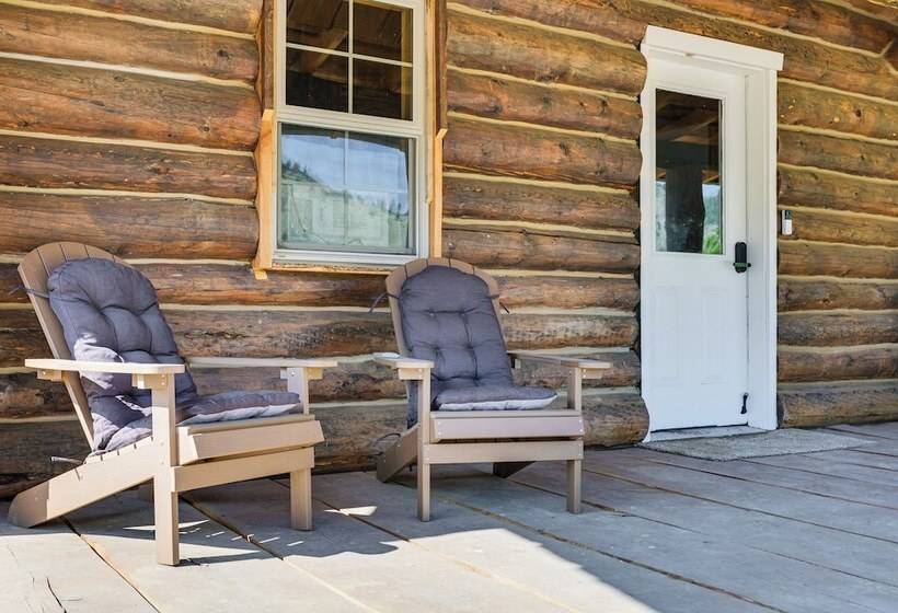 Cozy Melrose Cabin W/ Fire Pit: Walk To River!