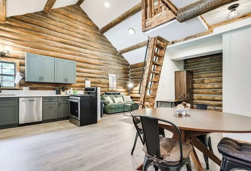 Cozy Melrose Cabin W/ Fire Pit: Walk To River!