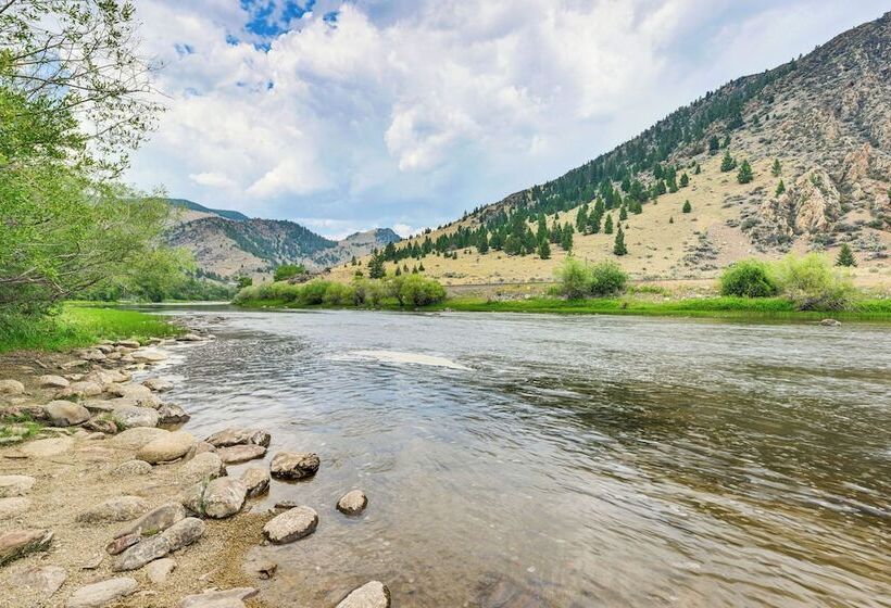 Cozy Melrose Cabin W/ Fire Pit: Walk To River!