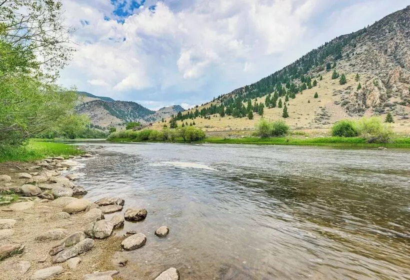Cozy Melrose Cabin W/ Fire Pit: Walk To River!
