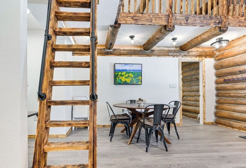 Cozy Melrose Cabin W/ Fire Pit: Walk To River!