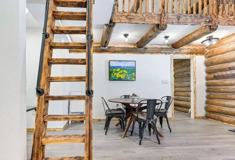 Cozy Melrose Cabin W/ Fire Pit: Walk To River!