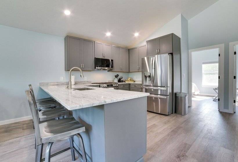 Higgins Lake Barndominium W/ Boat Parking!