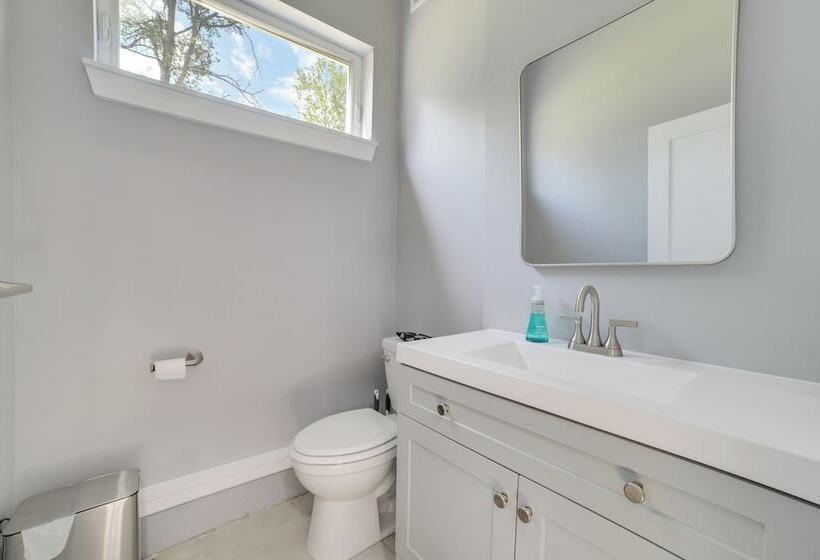 Higgins Lake Barndominium W/ Boat Parking!