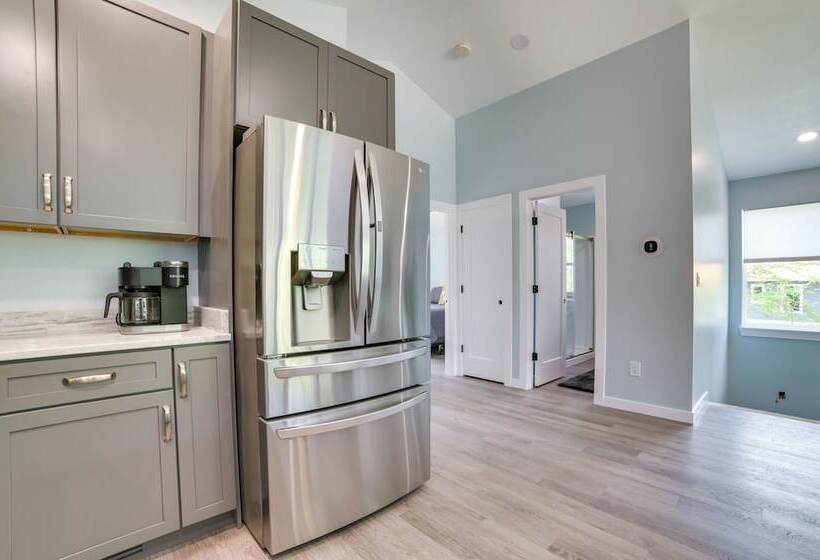 Higgins Lake Barndominium W/ Boat Parking!