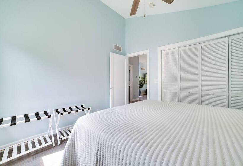 Higgins Lake Barndominium W/ Boat Parking!