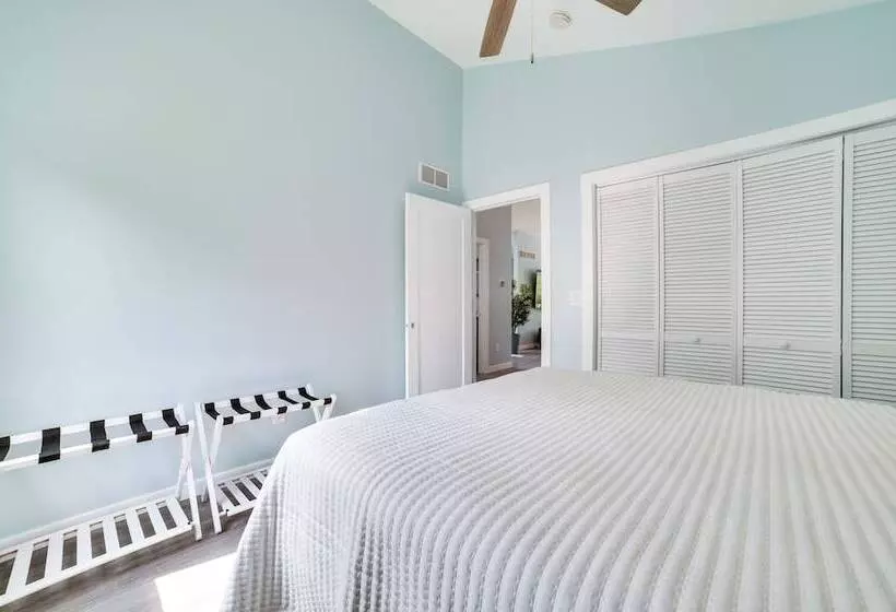 Higgins Lake Barndominium W/ Boat Parking!