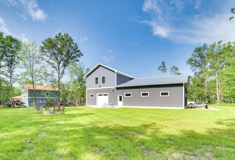 Higgins Lake Barndominium W/ Boat Parking!