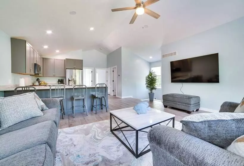 Higgins Lake Barndominium W/ Boat Parking!