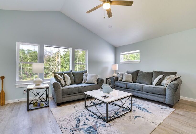 Higgins Lake Barndominium W/ Boat Parking!