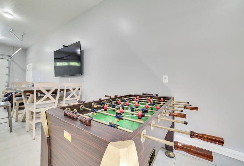 Higgins Lake Barndominium W/ Boat Parking!