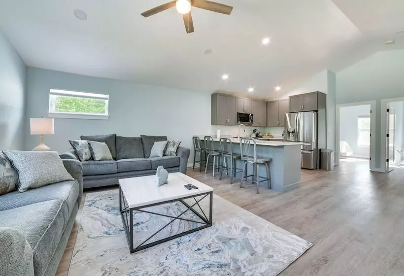 Higgins Lake Barndominium W/ Boat Parking!