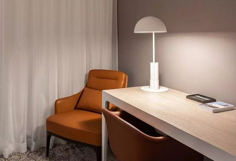 Hotelli Dolce By Wyndham Versailles Domaine Du Montcel