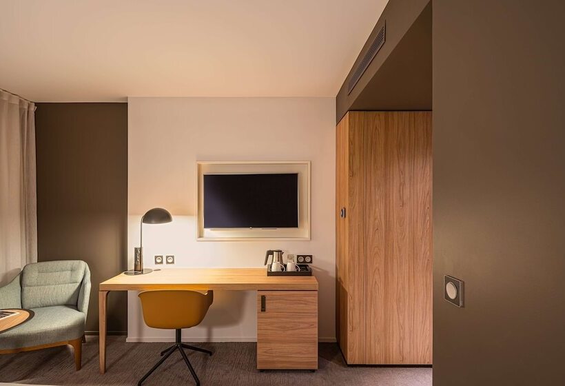 هتل Dolce By Wyndham Versailles Domaine Du Montcel