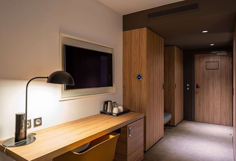 هتل Dolce By Wyndham Versailles Domaine Du Montcel