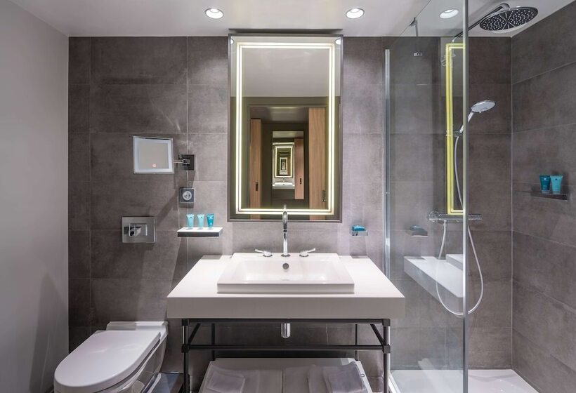 هتل Dolce By Wyndham Versailles Domaine Du Montcel