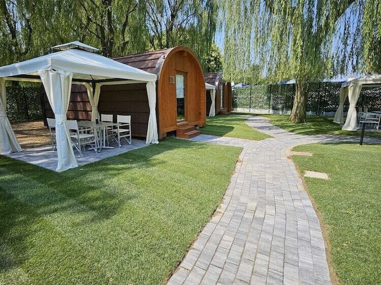 Отель Vicolungo Glamor Lodge & Spa Ondaland Waterpark