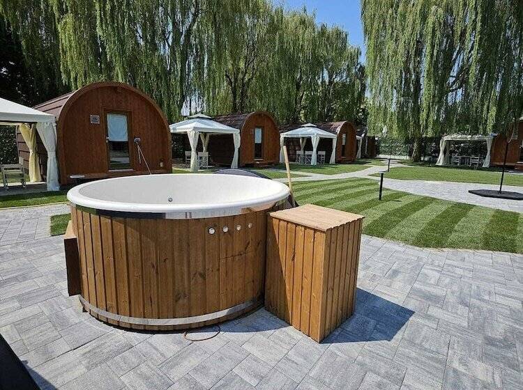 Отель Vicolungo Glamor Lodge & Spa Ondaland Waterpark